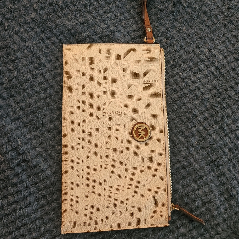 MK Wristlet